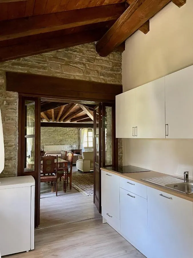 בית חווה הוילה בורגו ואל די טארו Agriturismo Il Noce D'Oro