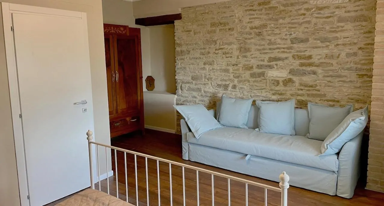 הוילה בורגו ואל די טארו Agriturismo Il Noce D'Oro בית חווה