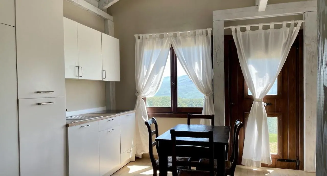 בית חווה הוילה בורגו ואל די טארו Agriturismo Il Noce D'Oro