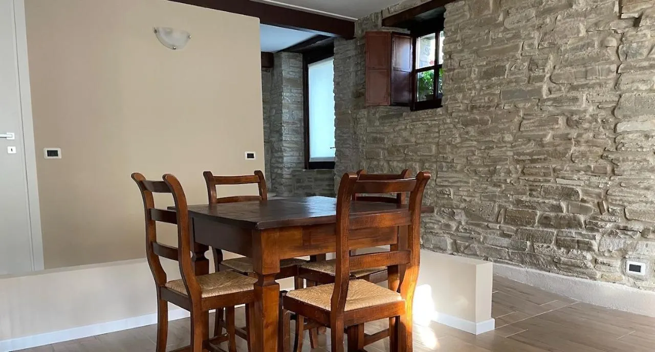 הוילה בורגו ואל די טארו Agriturismo Il Noce D'Oro