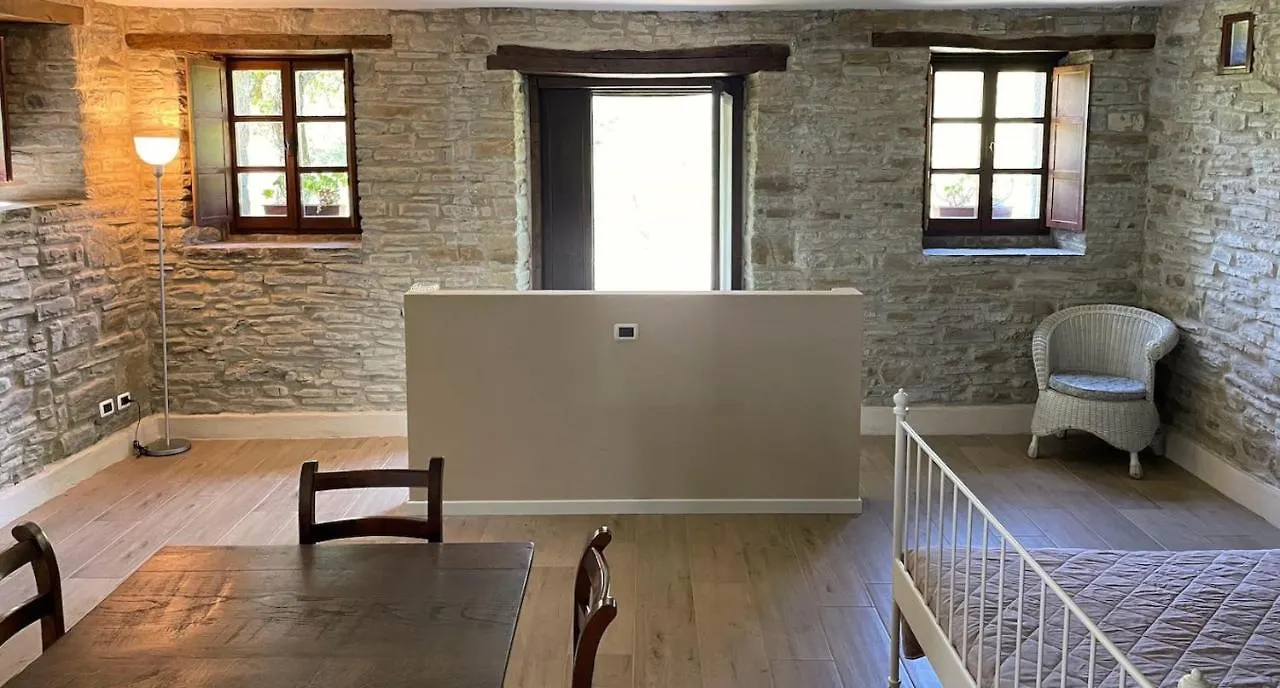בית חווה הוילה בורגו ואל די טארו Agriturismo Il Noce D'Oro
