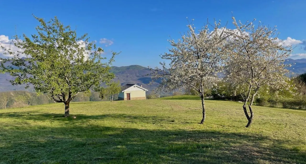 בית חווה הוילה בורגו ואל די טארו Agriturismo Il Noce D'Oro איטליה