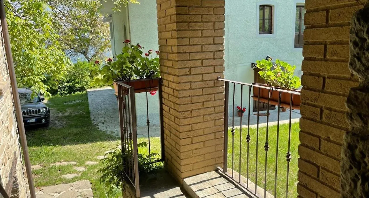 הוילה בורגו ואל די טארו Agriturismo Il Noce D'Oro