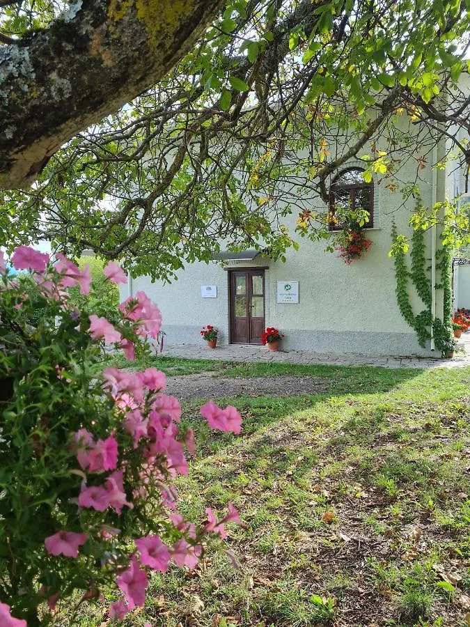 הוילה בורגו ואל די טארו Agriturismo Il Noce D'Oro 0*,