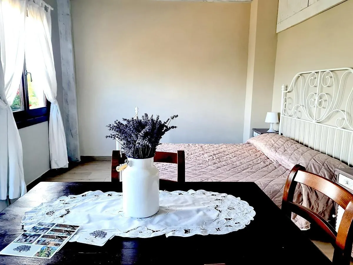 הוילה בורגו ואל די טארו Agriturismo Il Noce D'Oro בית חווה