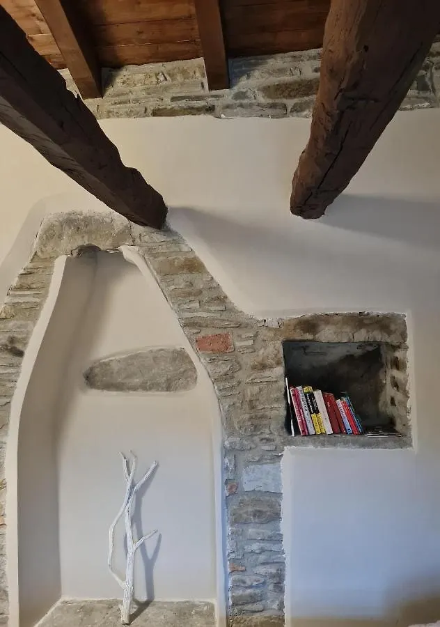 הוילה בורגו ואל די טארו Agriturismo Il Noce D'Oro